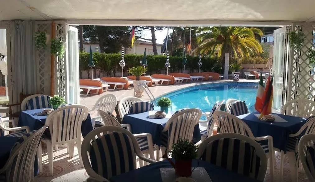 Atalaya Bosque Apartamentos カルヴィア スペイン